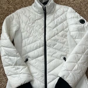 Nautica puffer jacket, like new, only wore once, too big